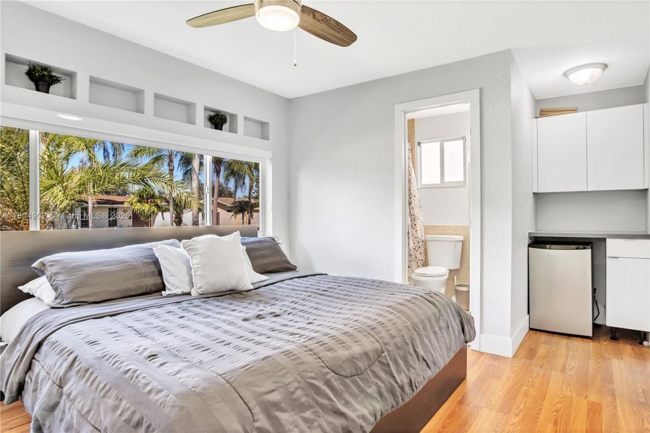 2828 Cleveland St, Hollywood, FL 33020 Photo