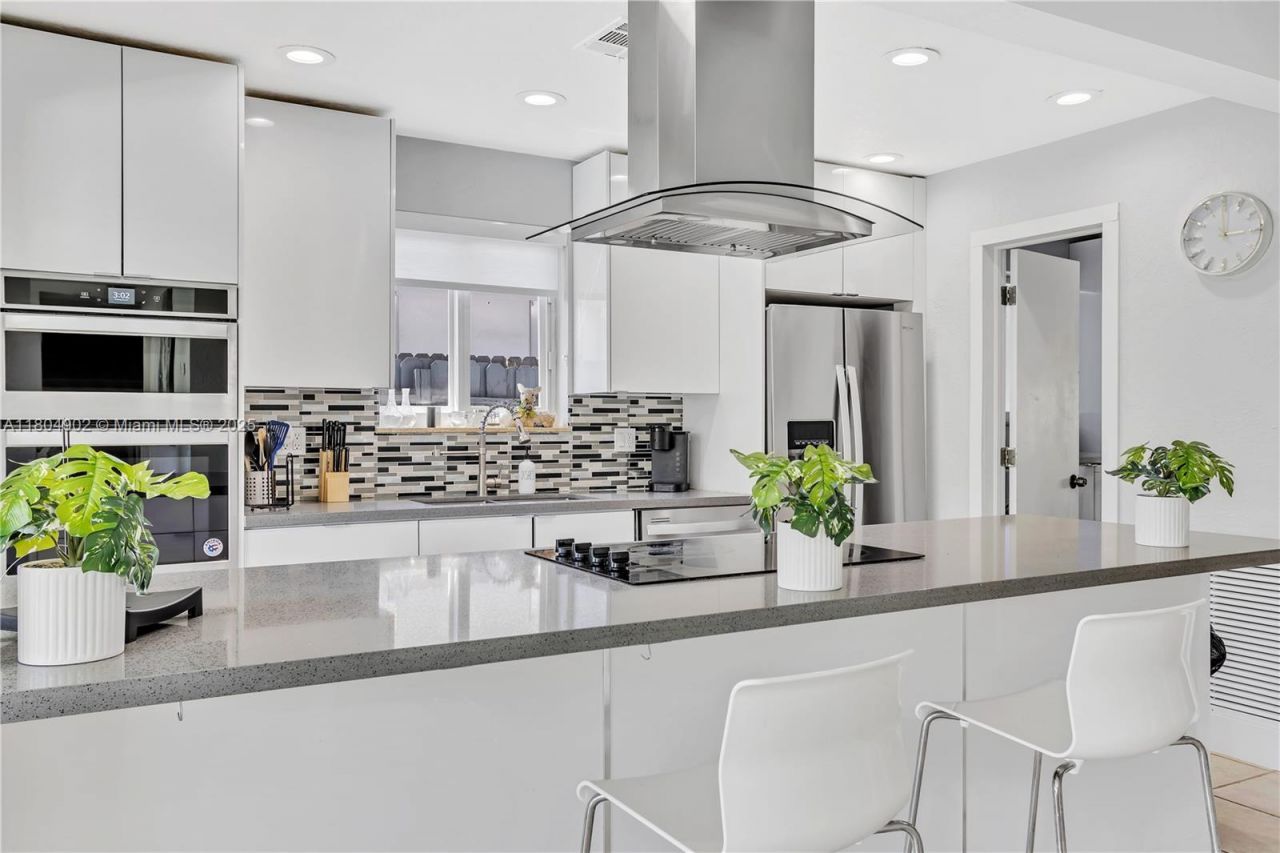 2828 Cleveland St, Hollywood, FL 33020 Photo