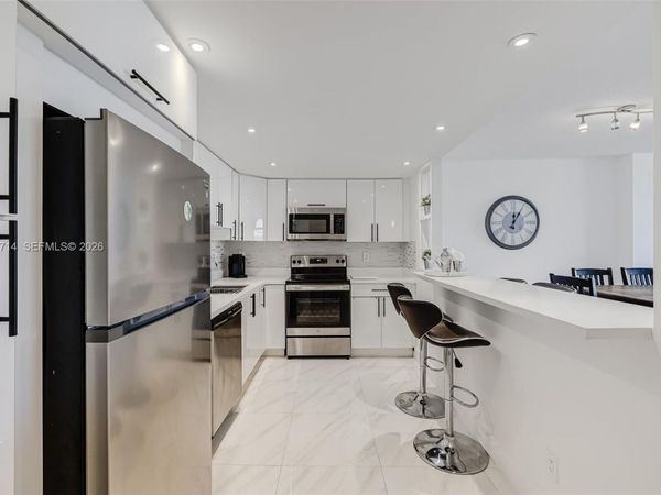 19370 Collins Ave, Unit 324, Sunny Isles Beach, FL 33160