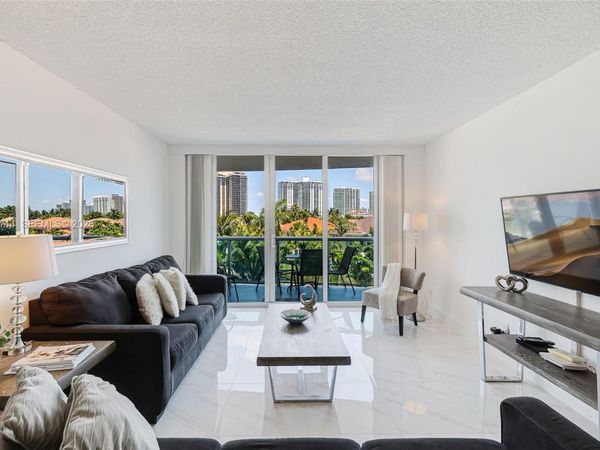 19370 Collins Ave, Unit 324, Sunny Isles Beach, FL 33160