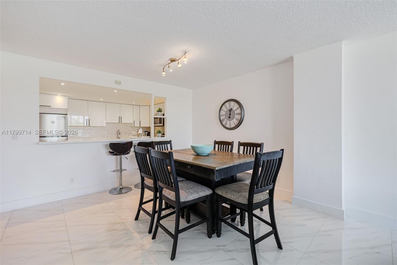 19370 Collins Ave, Unit 324, Sunny Isles Beach, FL 33160 Photo
