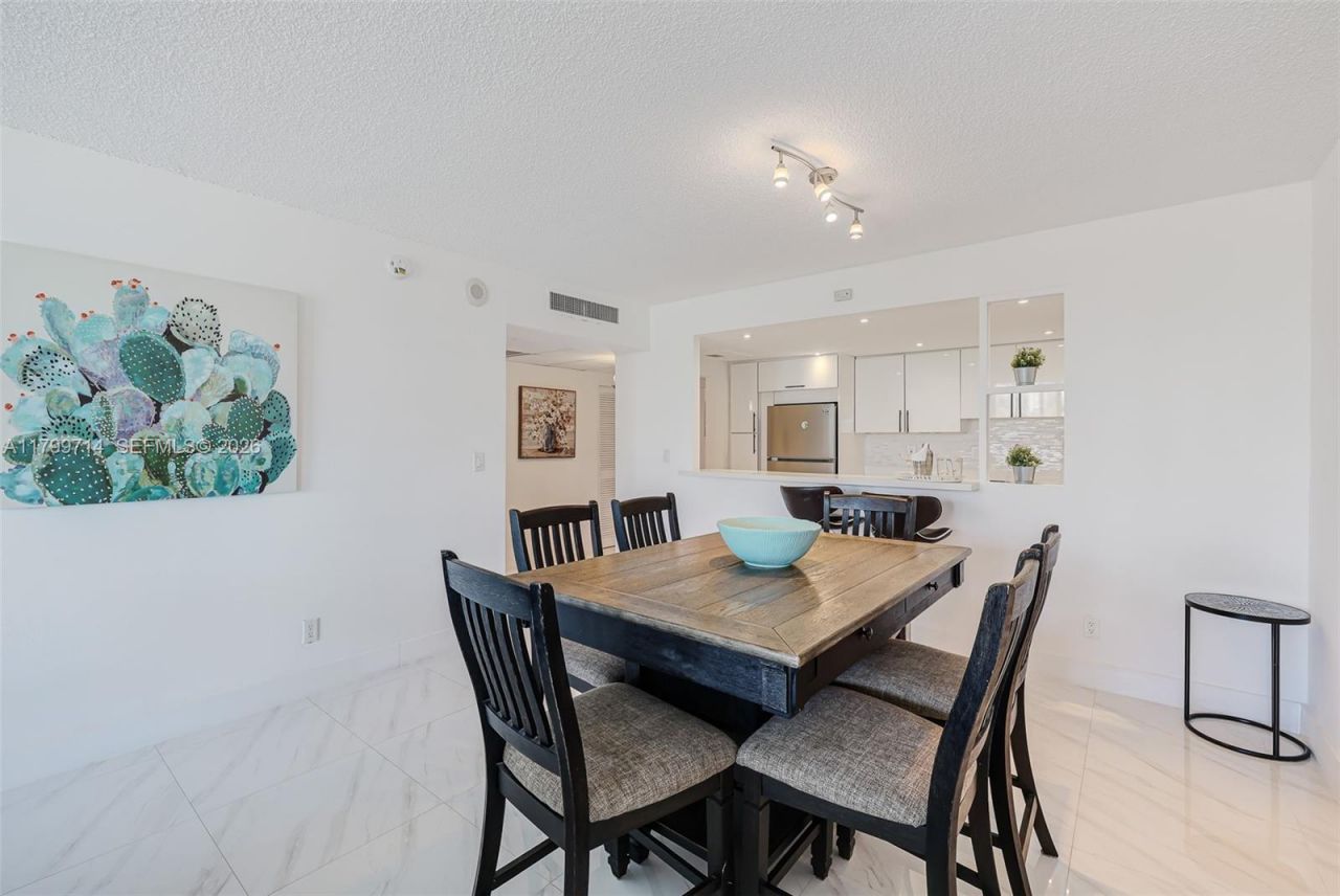 19370 Collins Ave, Unit 324, Sunny Isles Beach, FL 33160 Photo