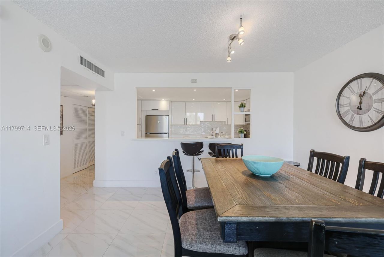 19370 Collins Ave, Unit 324, Sunny Isles Beach, FL 33160 Photo