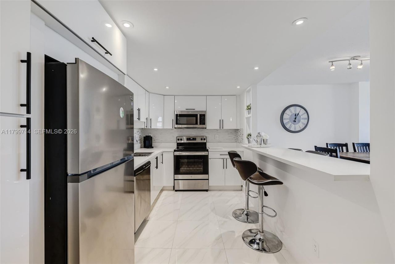 19370 Collins Ave, Unit 324, Sunny Isles Beach, FL 33160 Photo