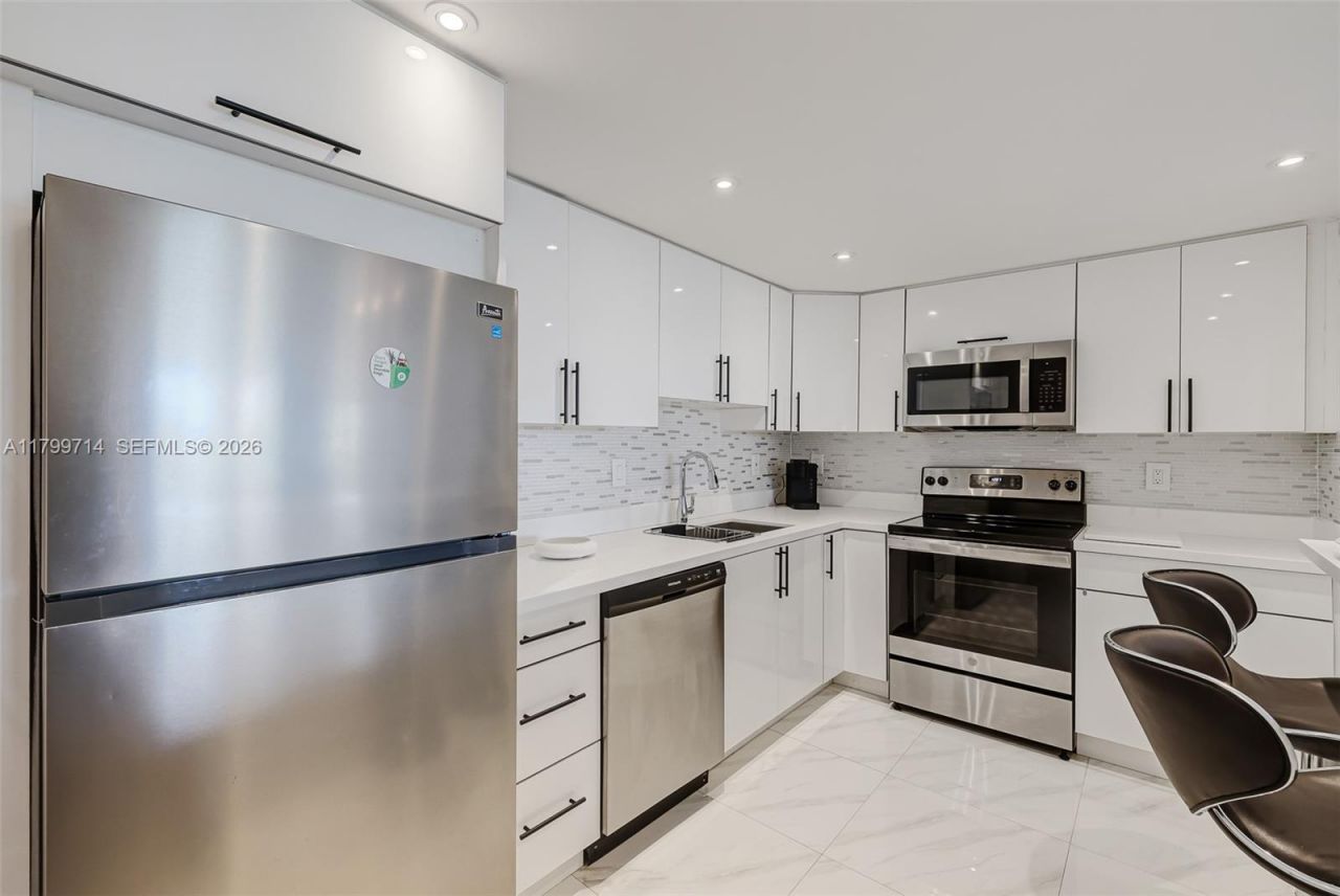 19370 Collins Ave, Unit 324, Sunny Isles Beach, FL 33160 Photo