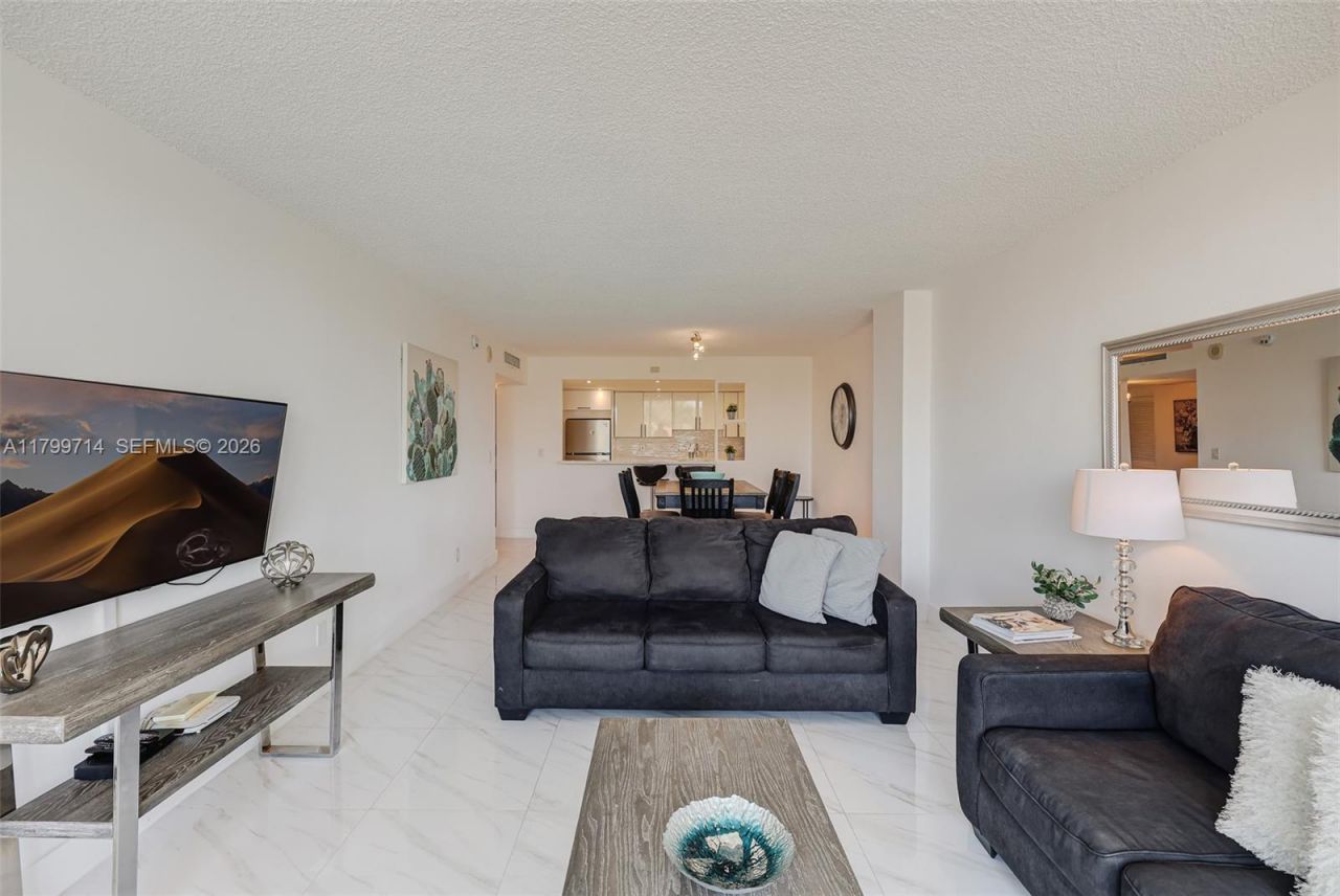 19370 Collins Ave, Unit 324, Sunny Isles Beach, FL 33160 Photo