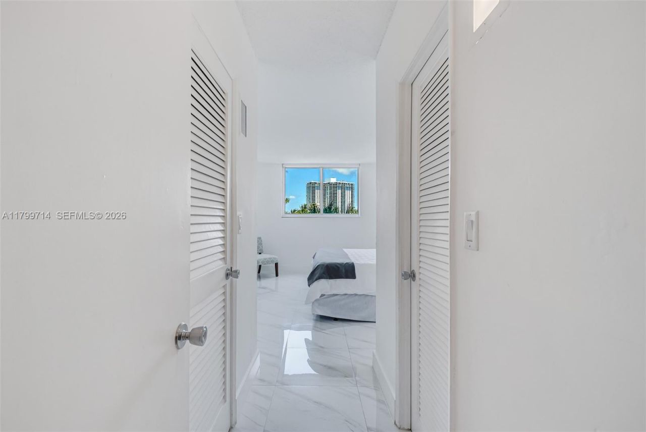 19370 Collins Ave, Unit 324, Sunny Isles Beach, FL 33160 Photo