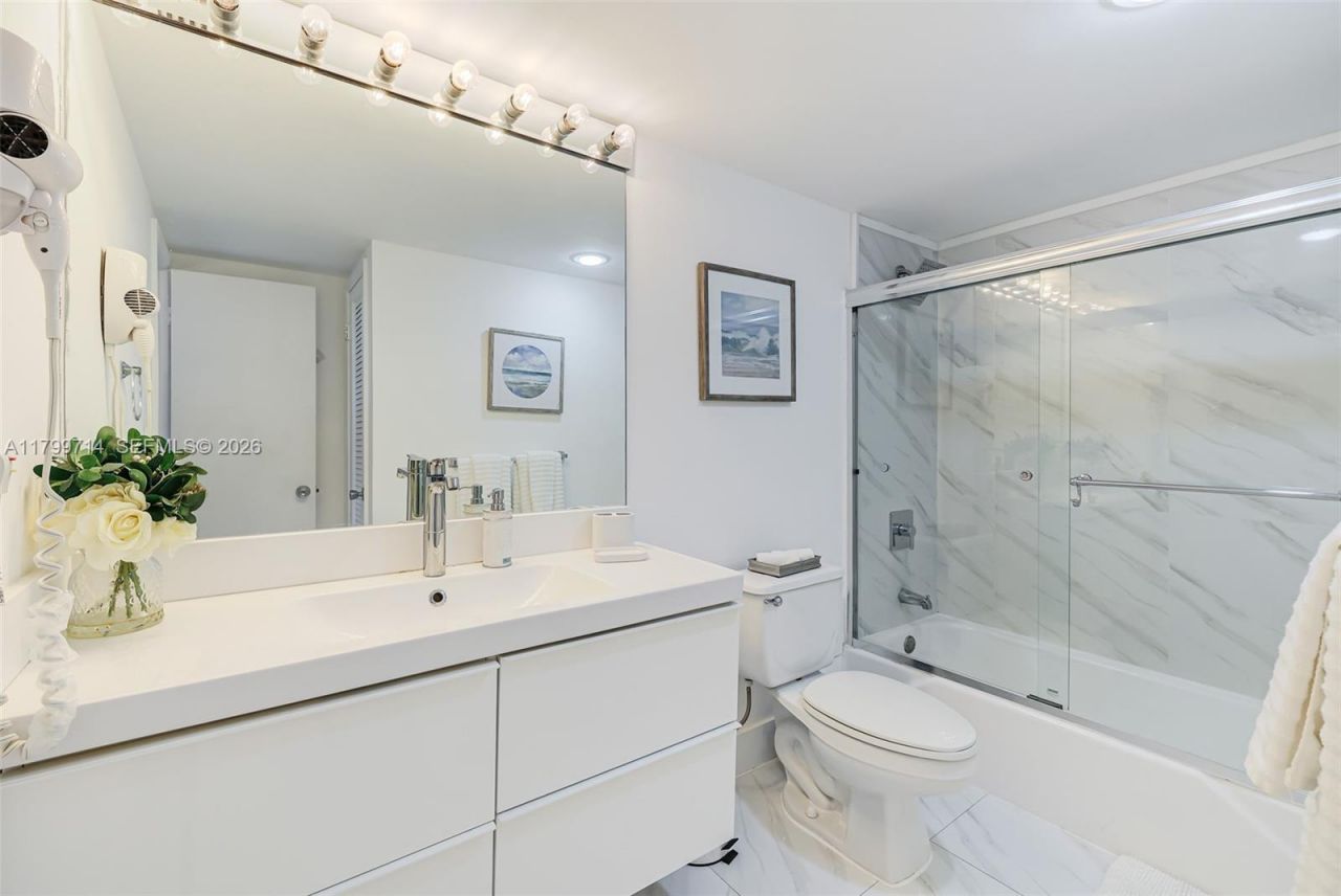 19370 Collins Ave, Unit 324, Sunny Isles Beach, FL 33160 Photo