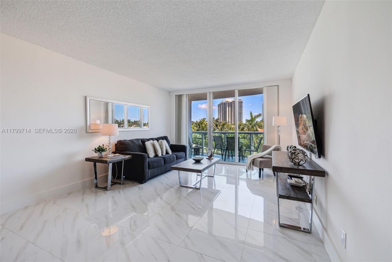 19370 Collins Ave, Unit 324, Sunny Isles Beach, FL 33160 Photo