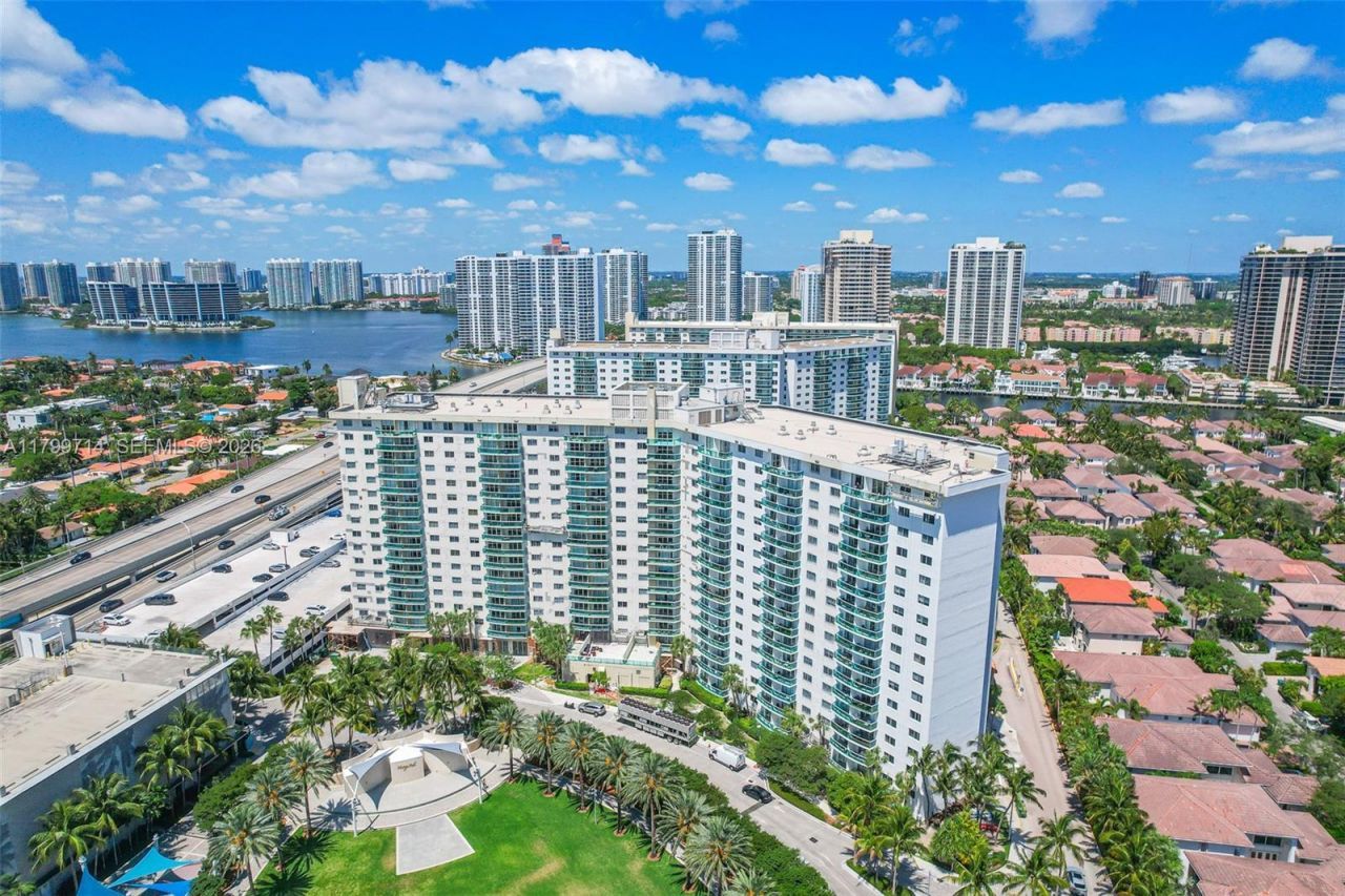 19370 Collins Ave, Unit 324, Sunny Isles Beach, FL 33160 Photo