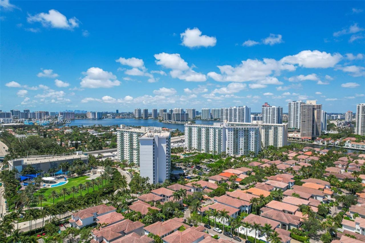 19370 Collins Ave, Unit 324, Sunny Isles Beach, FL 33160 Photo