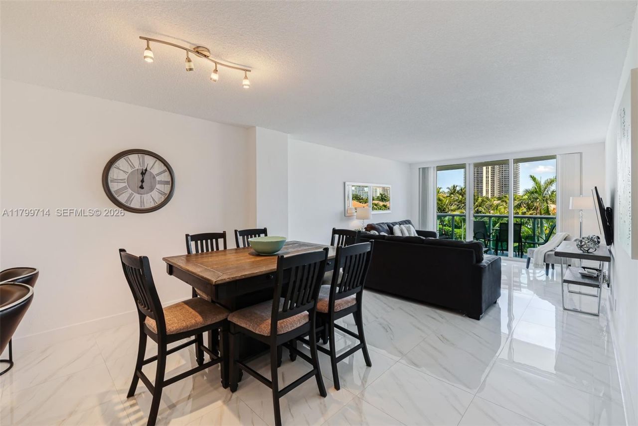 19370 Collins Ave, Unit 324, Sunny Isles Beach, FL 33160 Photo