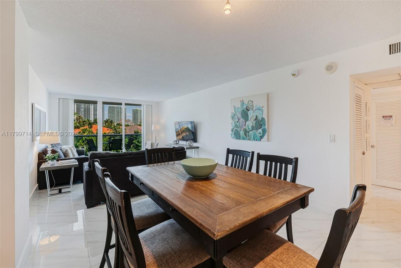 19370 Collins Ave, Unit 324, Sunny Isles Beach, FL 33160 Photo