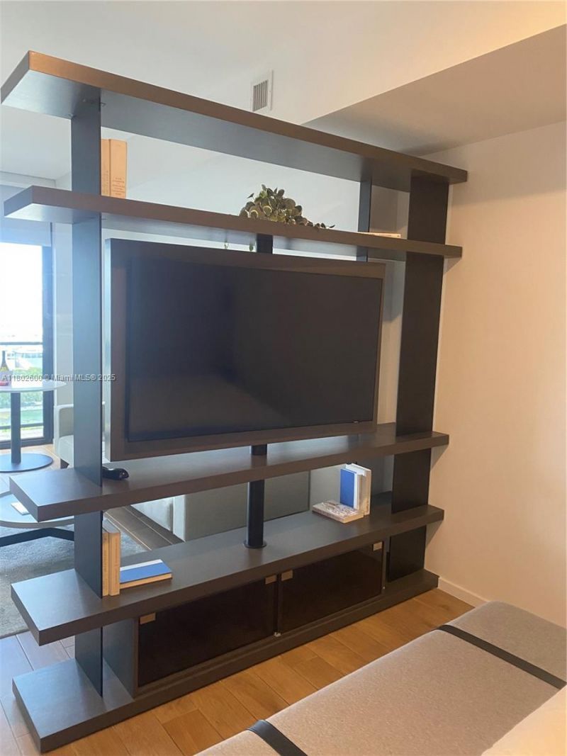 398 NE 5th St, Unit 1903, Miami, FL 33132 Photo