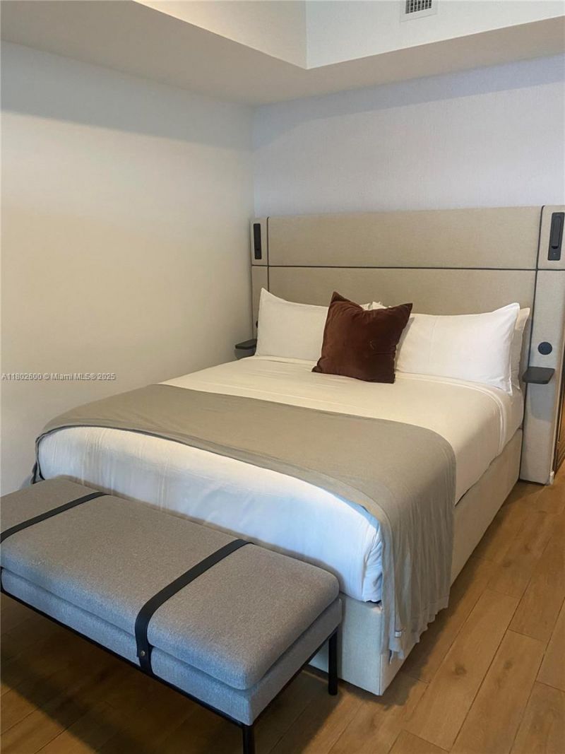 398 NE 5th St, Unit 1903, Miami, FL 33132 Photo