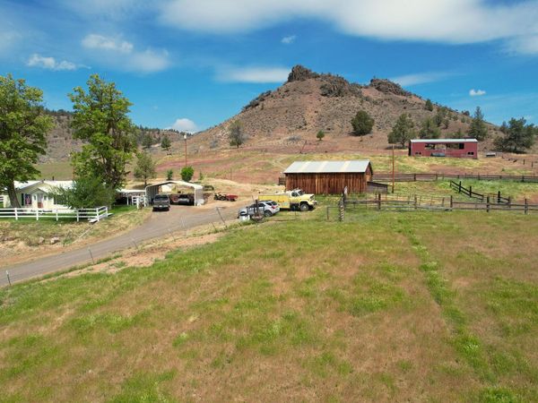 40300 Kahler Basin Road, Spray, OR 97874