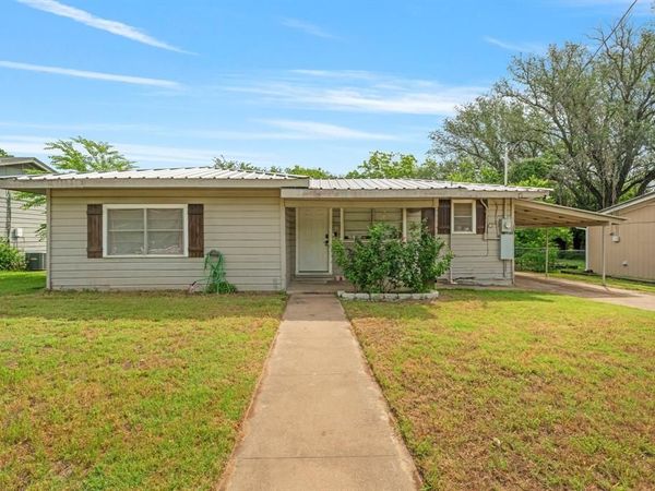 685 S First Avenue, Stephenville, TX 76401