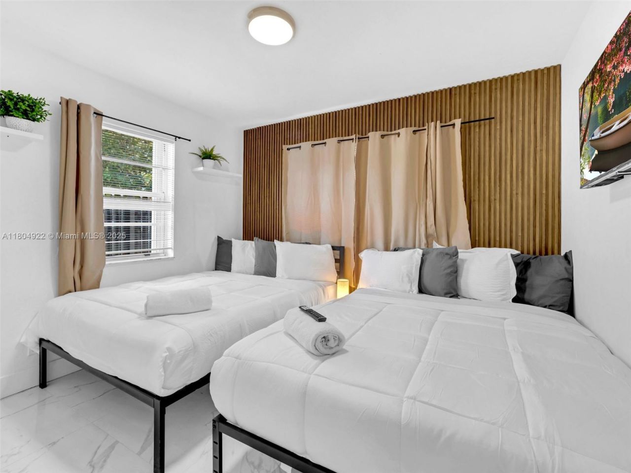 421 W Pembroke Rd, Hallandale Beach, FL 33009 Photo