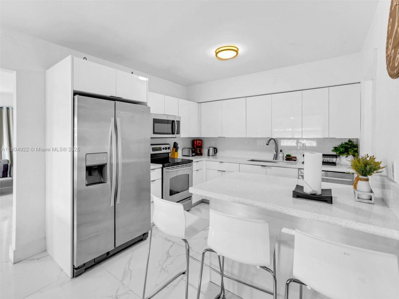 421 W Pembroke Rd, Hallandale Beach, FL 33009 Photo