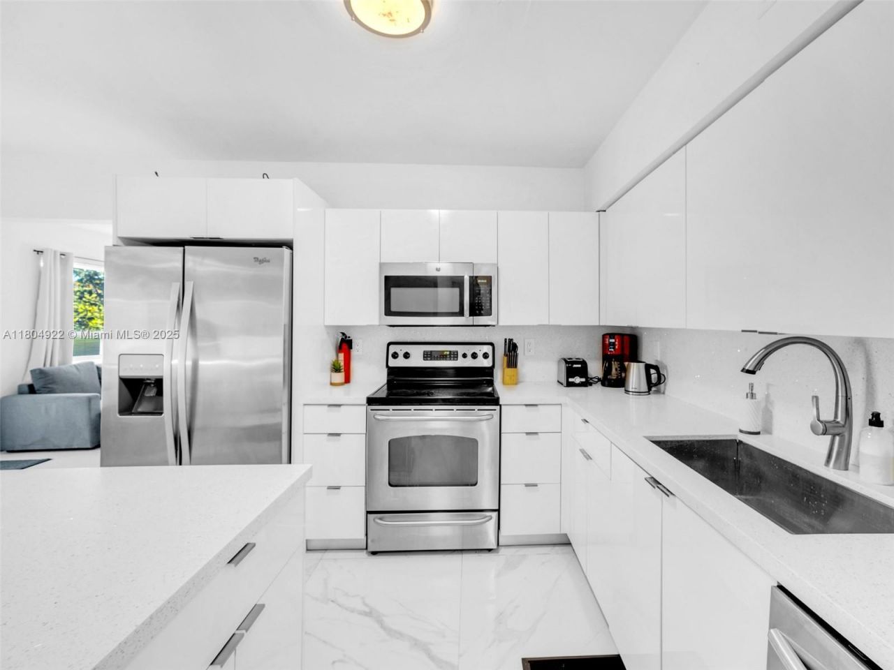 421 W Pembroke Rd, Hallandale Beach, FL 33009 Photo