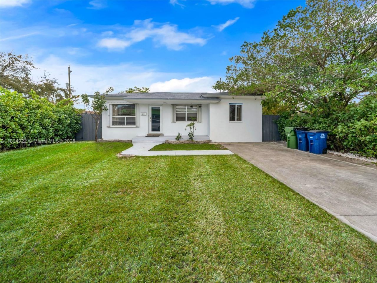 421 W Pembroke Rd, Hallandale Beach, FL 33009 Photo