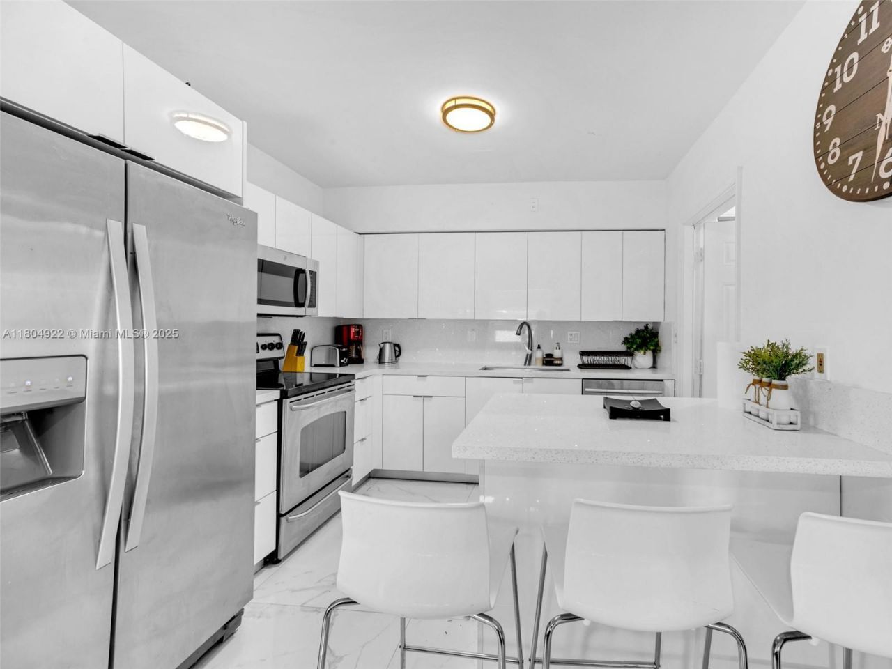 421 W Pembroke Rd, Hallandale Beach, FL 33009 Photo