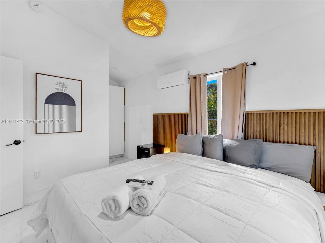 421 W Pembroke Rd, Hallandale Beach, FL 33009 Photo