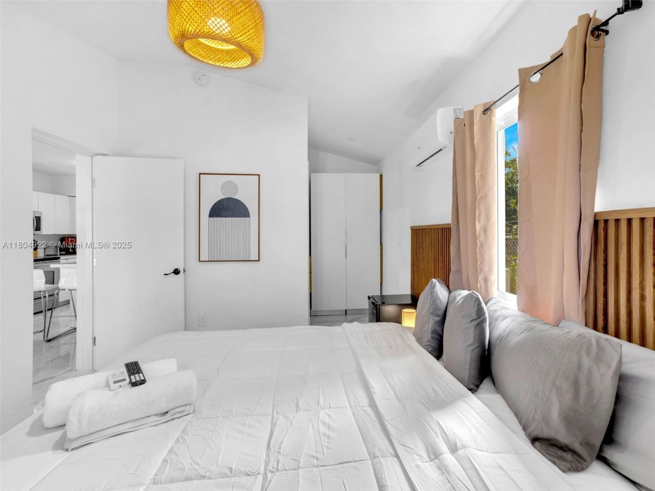 421 W Pembroke Rd, Hallandale Beach, FL 33009 Photo