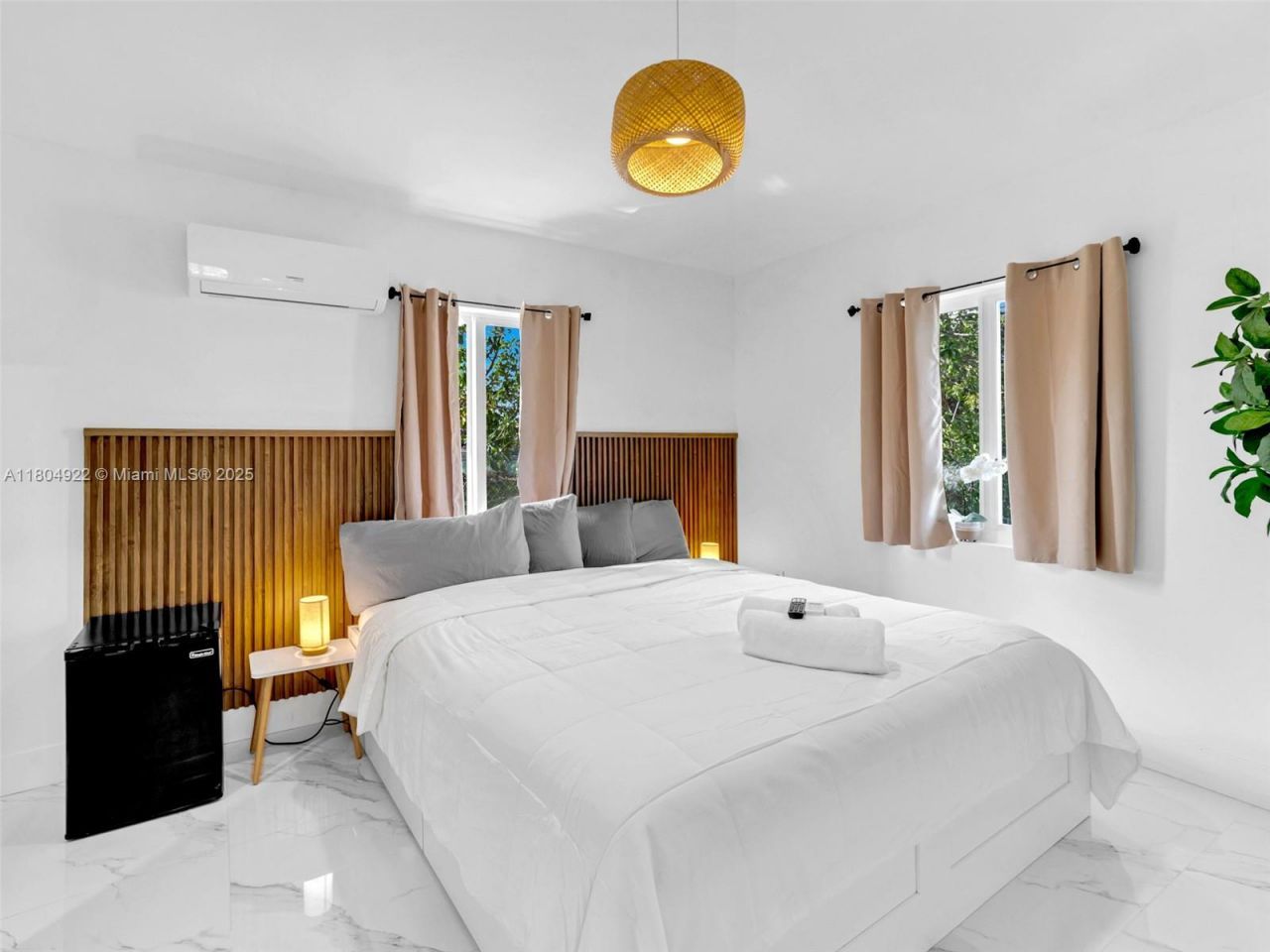 421 W Pembroke Rd, Hallandale Beach, FL 33009 Photo