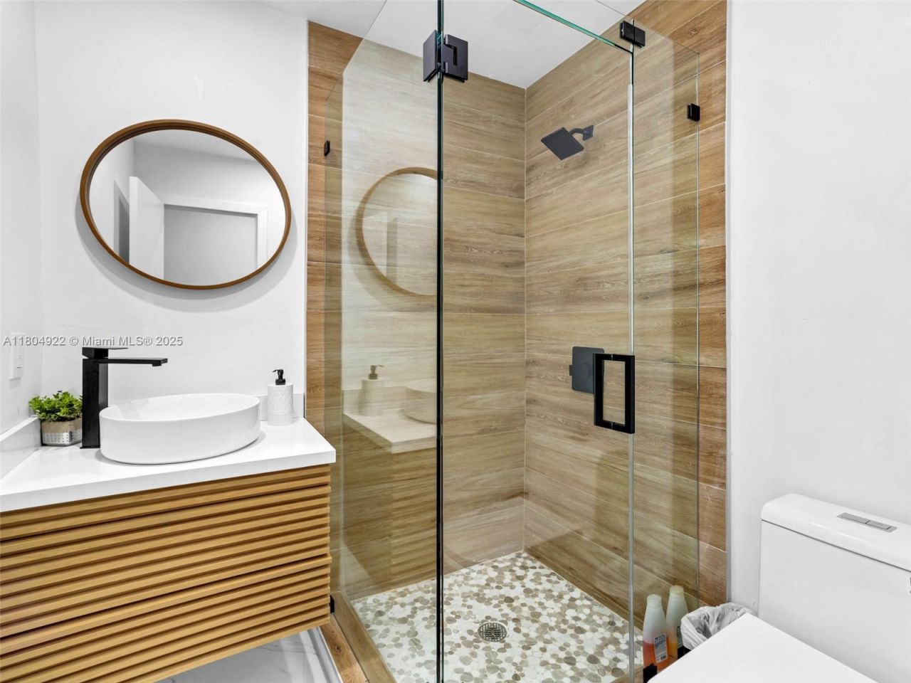 421 W Pembroke Rd, Hallandale Beach, FL 33009 Photo