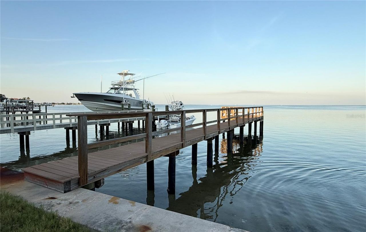 3227 Bayshore Boulevard Ne, Saint Petersburg, FL 33703 Photo