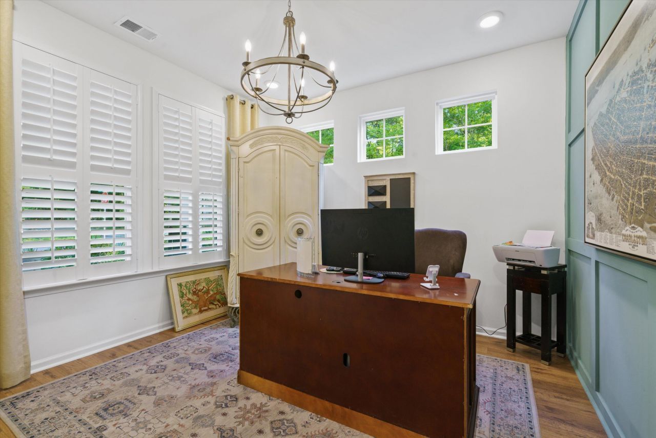 101 Caleb Court Photo 6