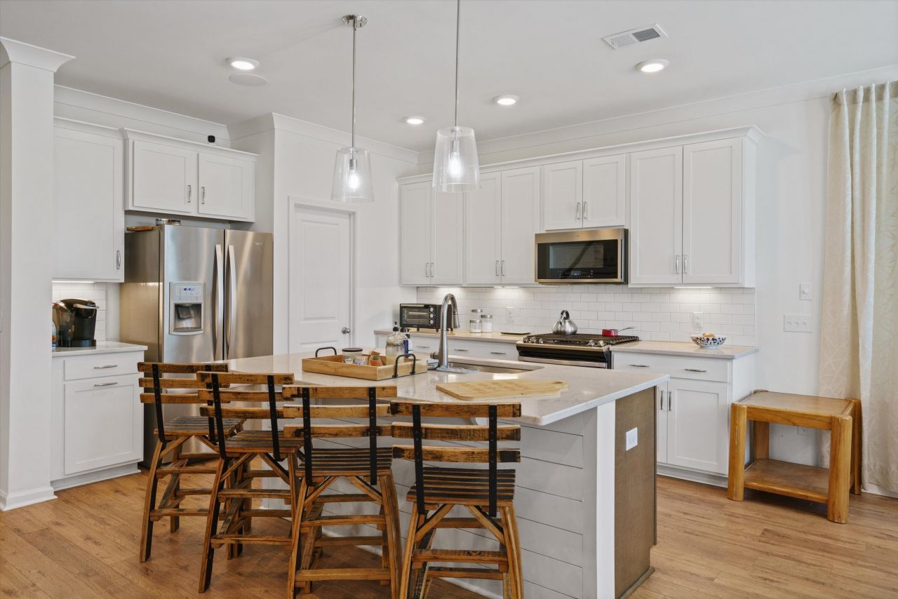 101 Caleb Court Photo 7