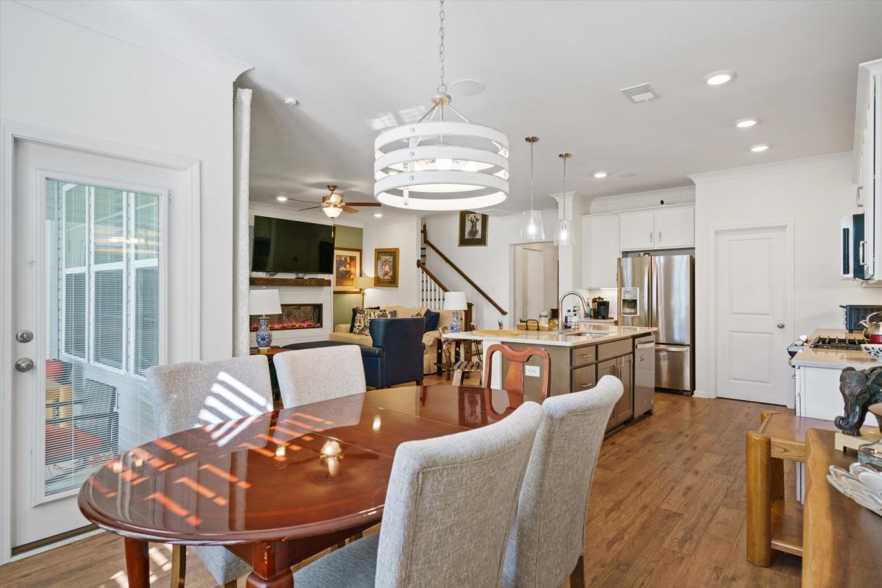 101 Caleb Court Photo 8