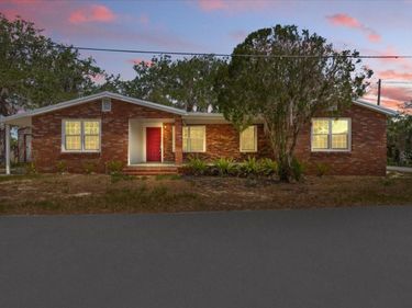 12301 CEDAR STREET, CEDAR KEY, FL 32625