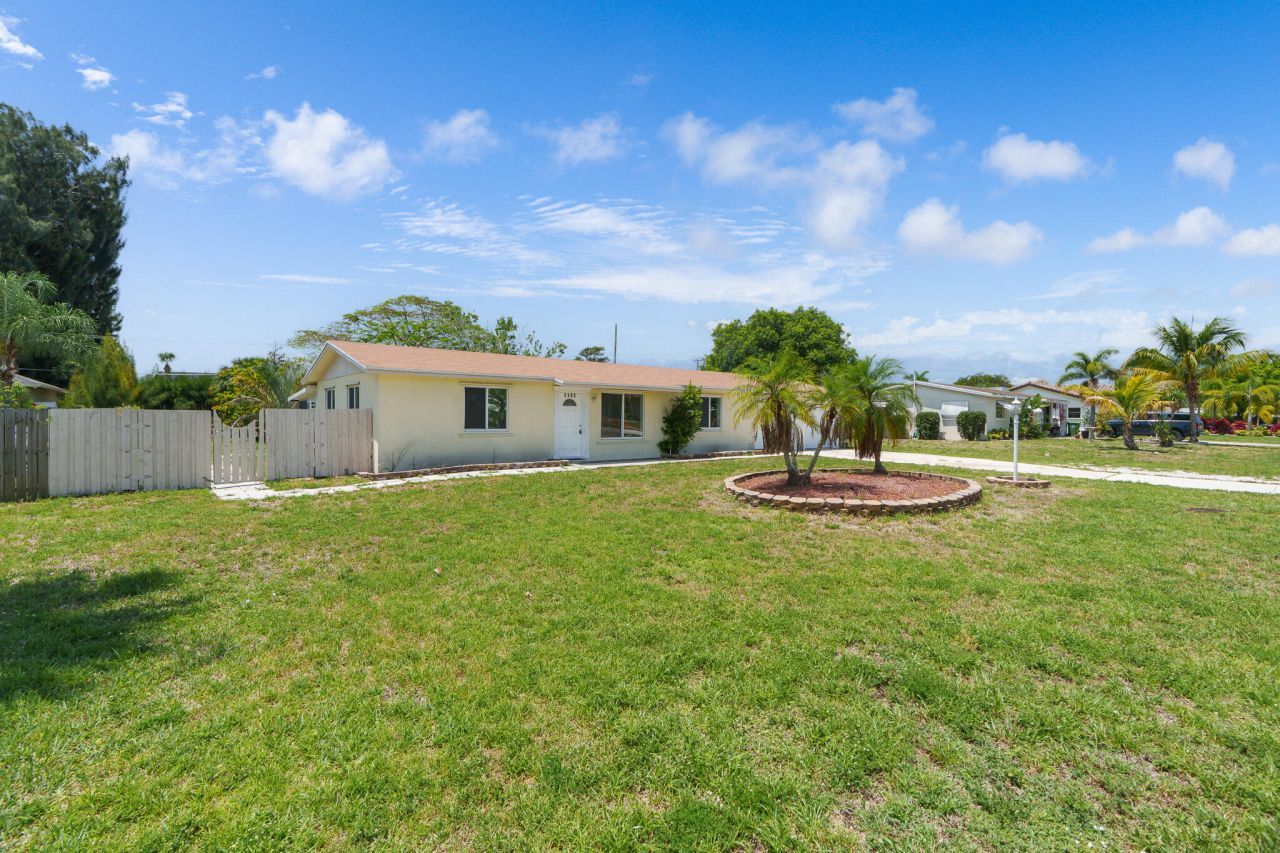 3180 Carol Avenue, Palm Springs, FL 33461 Photo