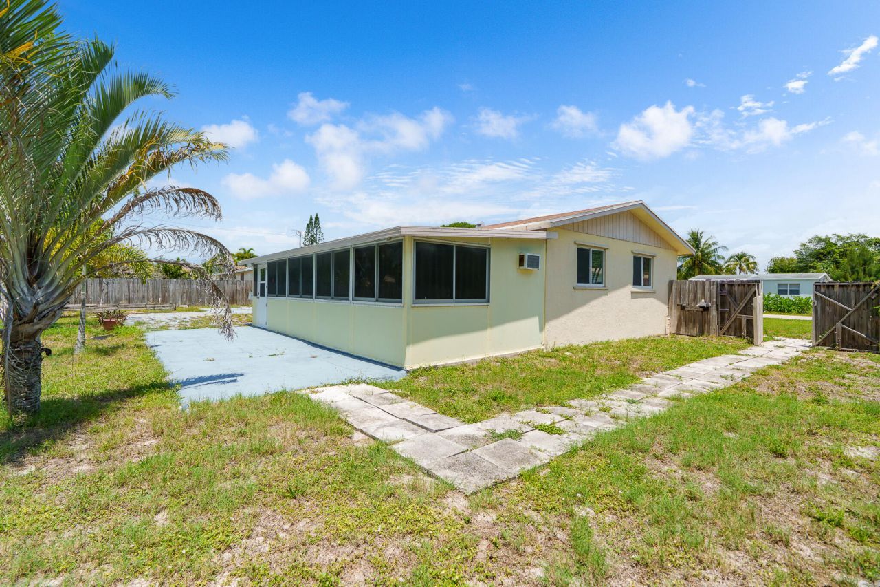 3180 Carol Avenue, Palm Springs, FL 33461 Photo