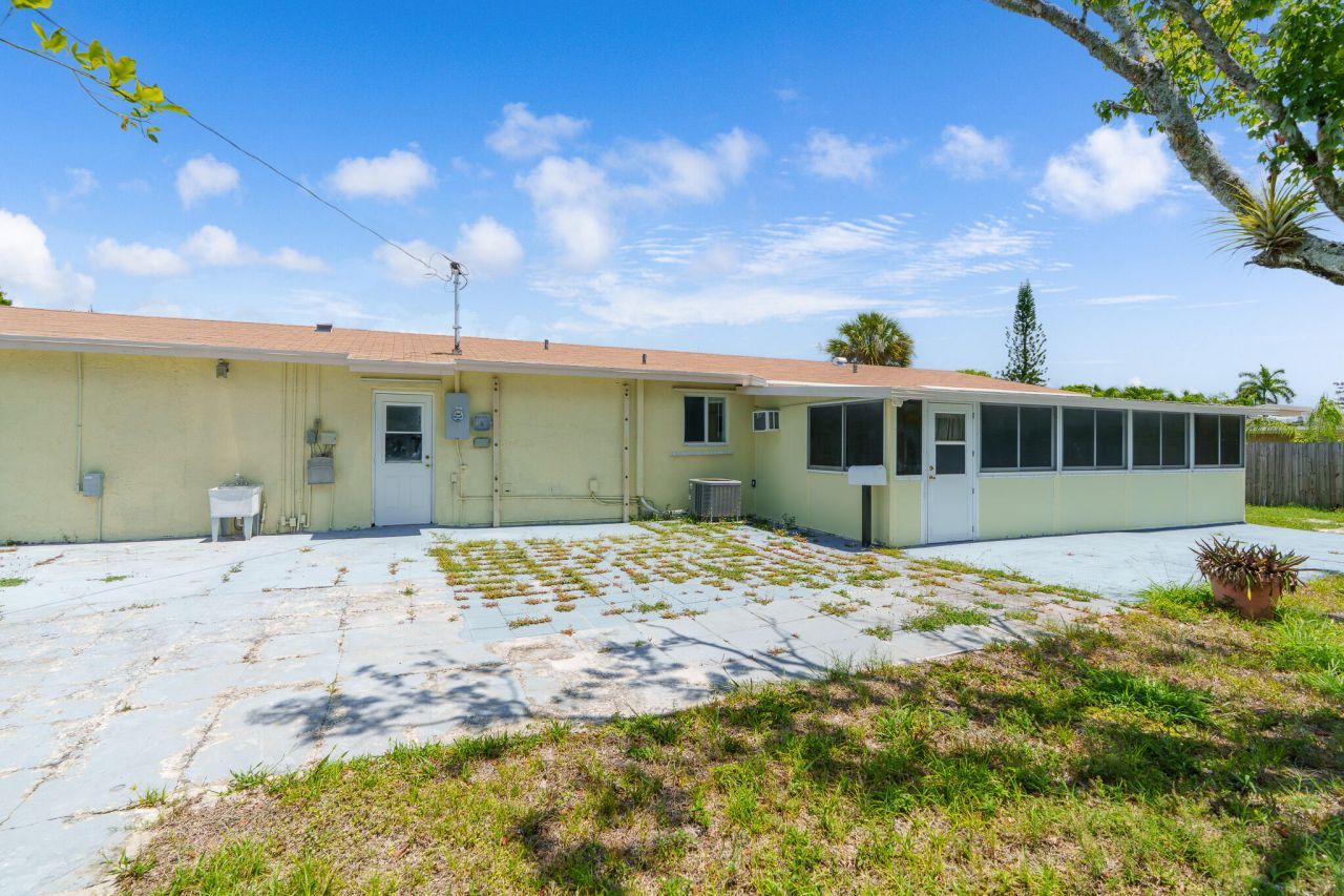 3180 Carol Avenue, Palm Springs, FL 33461 Photo