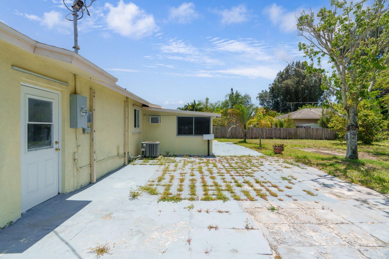 3180 Carol Avenue, Palm Springs, FL 33461 Photo