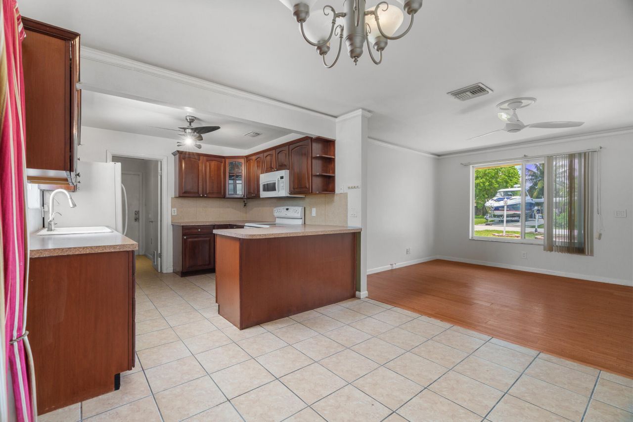 3180 Carol Avenue, Palm Springs, FL 33461 Photo