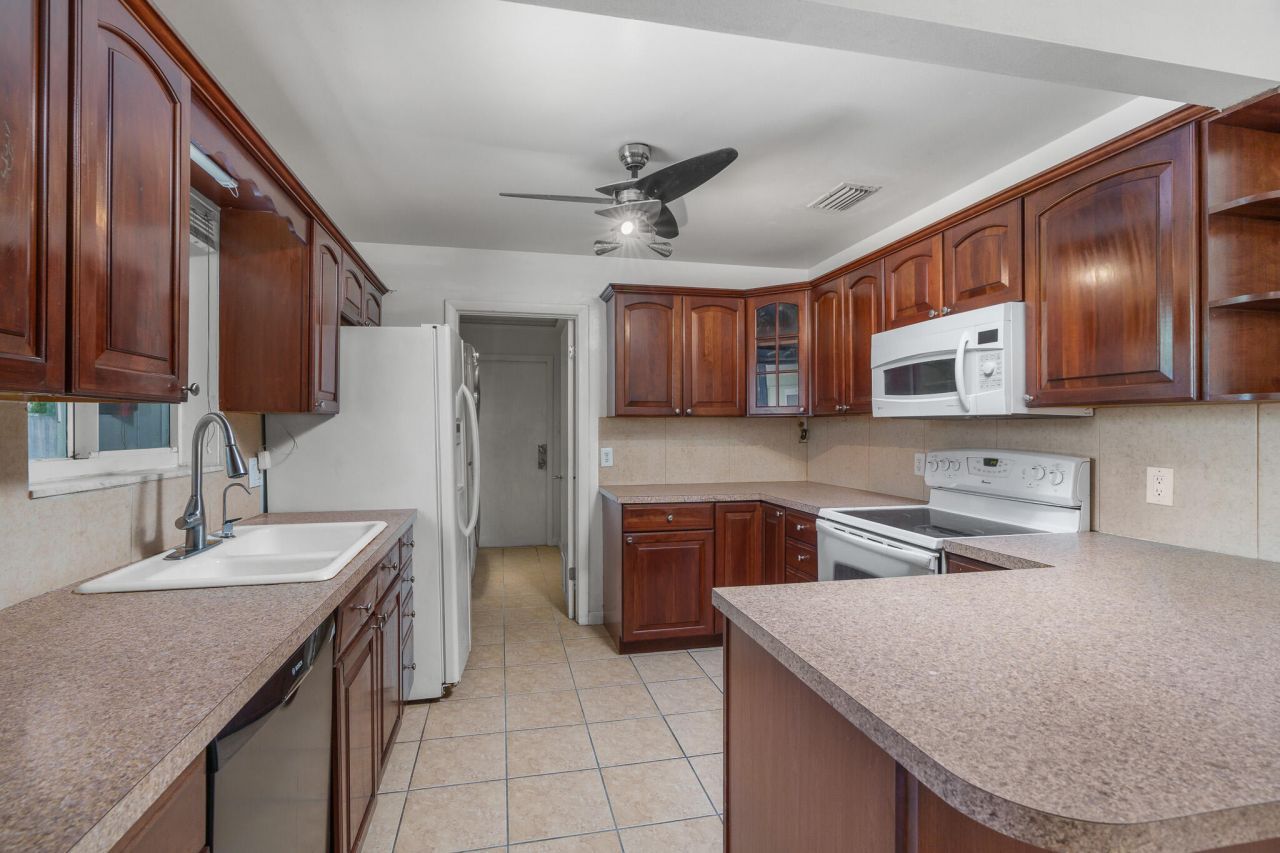 3180 Carol Avenue, Palm Springs, FL 33461 Photo