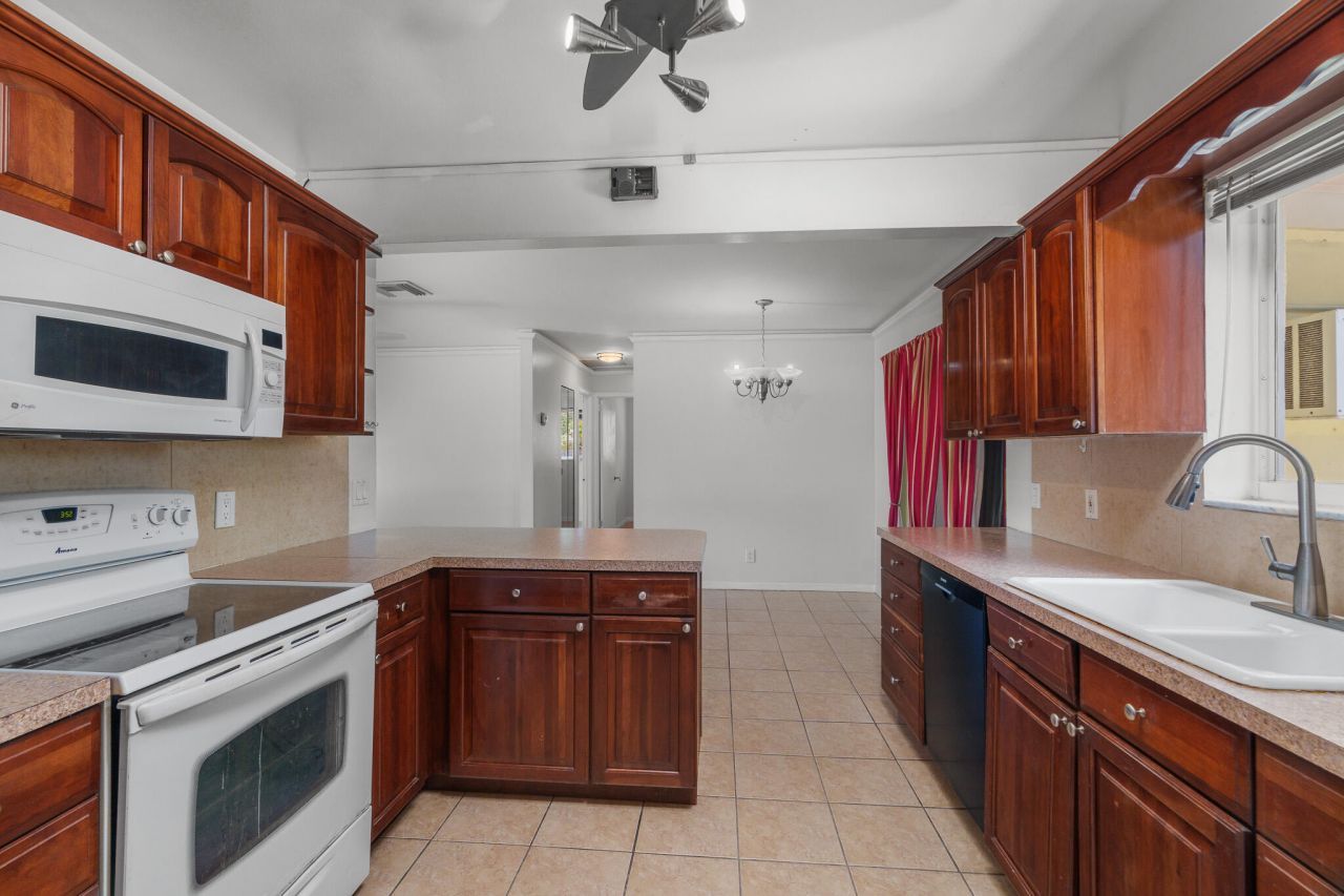 3180 Carol Avenue, Palm Springs, FL 33461 Photo