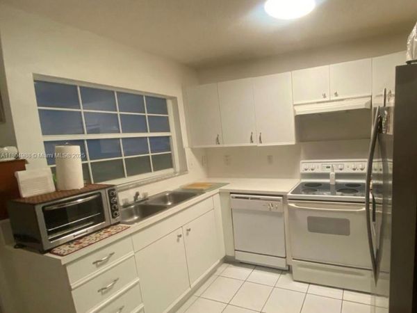 4691 NW 9th St, Unit A209, Miami, FL 33126