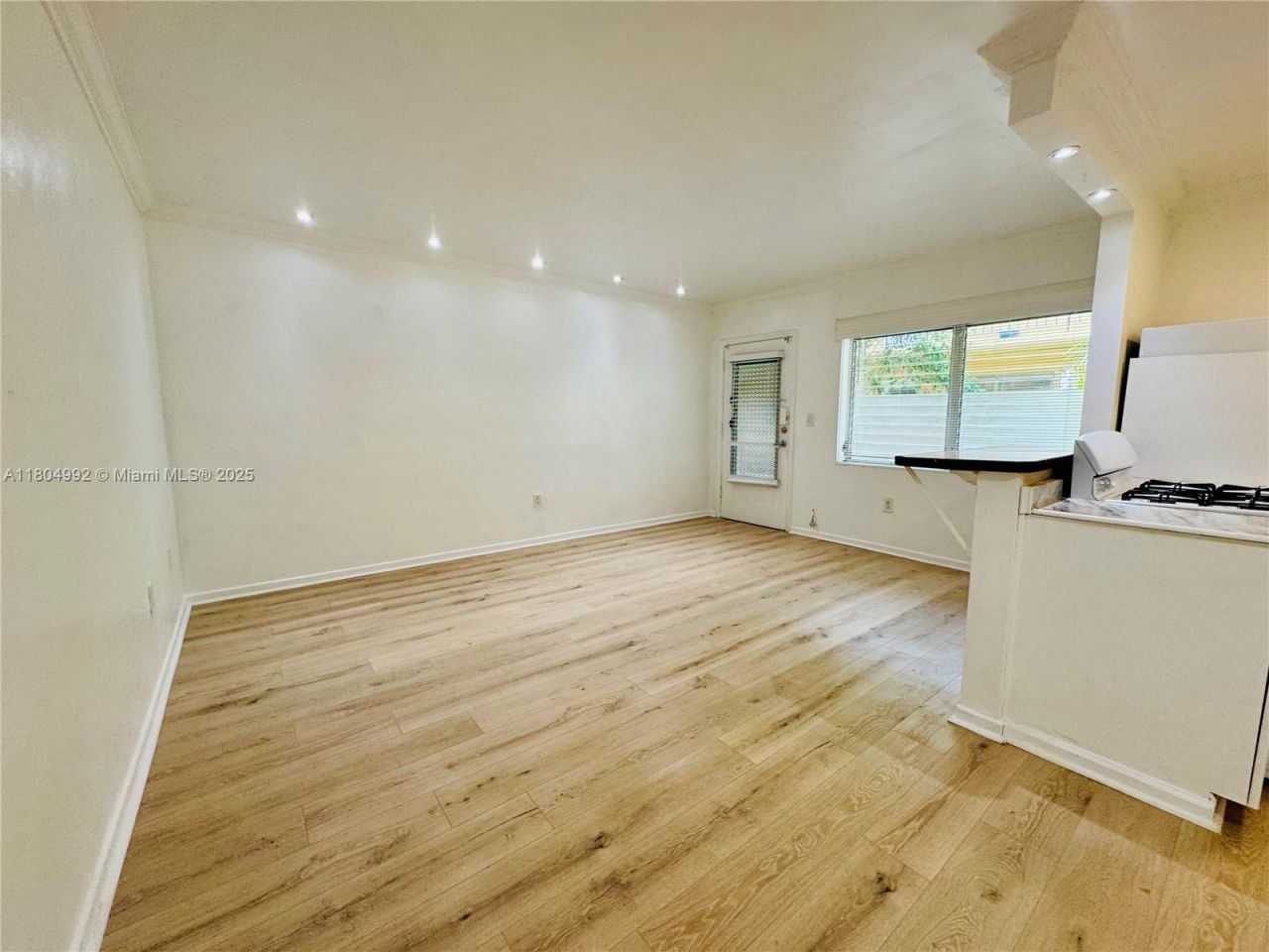 65 Washington Ave, Unit 3, Miami Beach, FL 33139 Photo