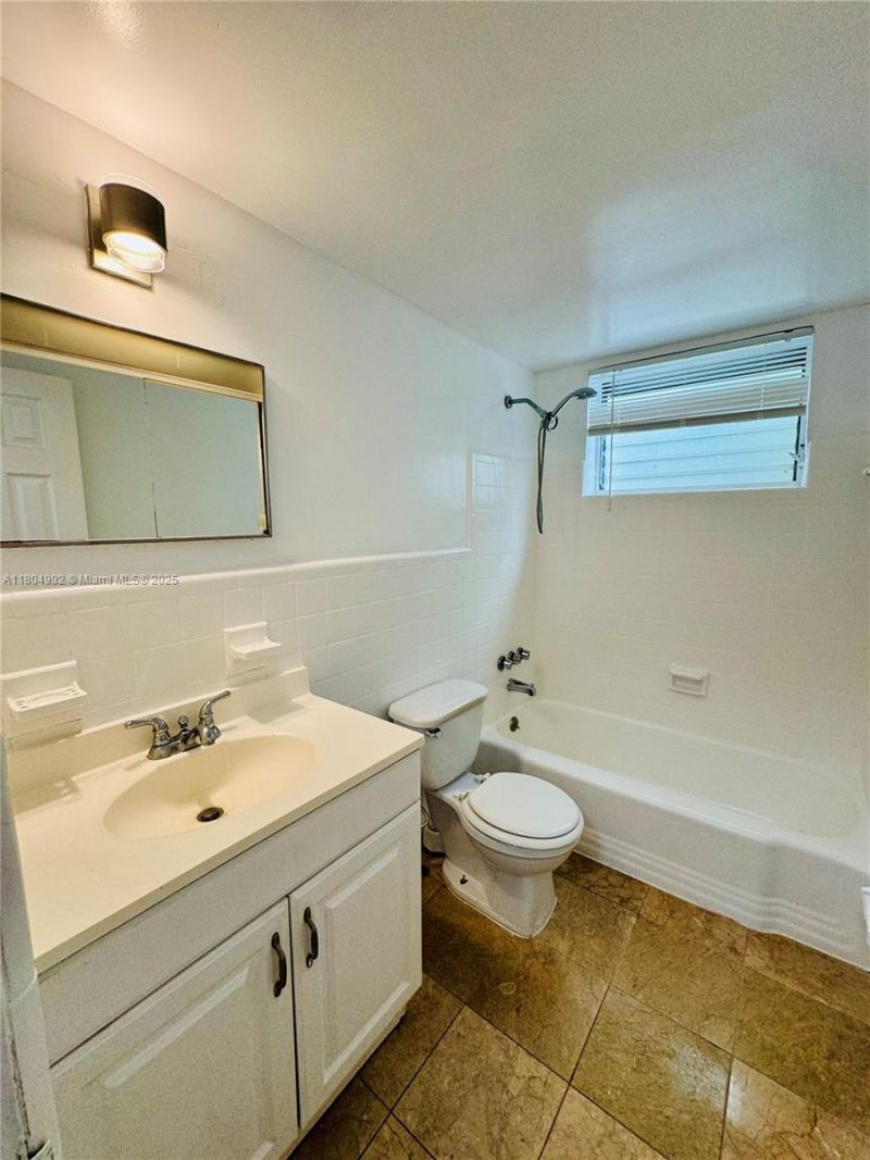 65 Washington Ave, Unit 3, Miami Beach, FL 33139 Photo