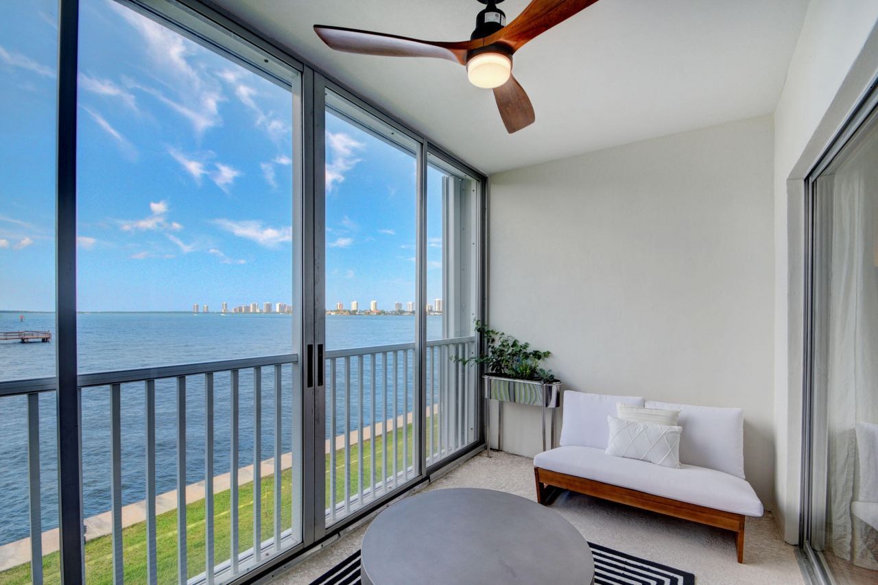 410 Wilma Circle, Unit 204, Riviera Beach, FL 33404 Photo