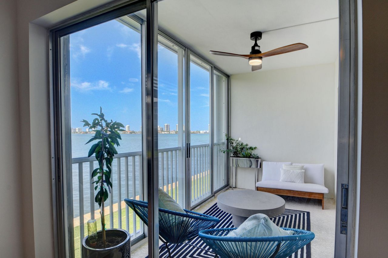 410 Wilma Circle, Unit 204, Riviera Beach, FL 33404 Photo