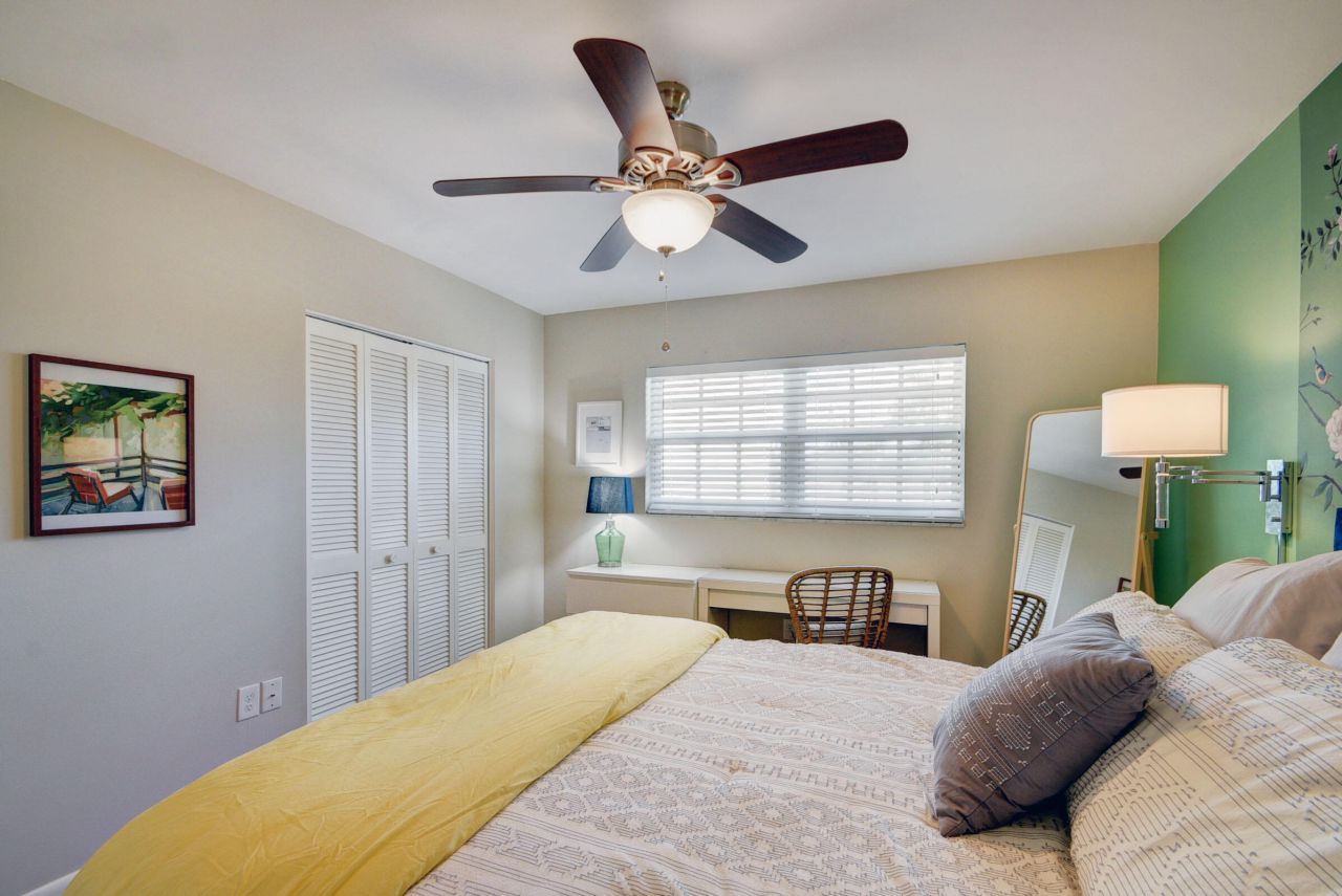 410 Wilma Circle, Unit 204, Riviera Beach, FL 33404 Photo