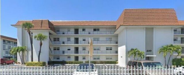410 Wilma Circle, Unit 204, Riviera Beach, FL 33404 Photo