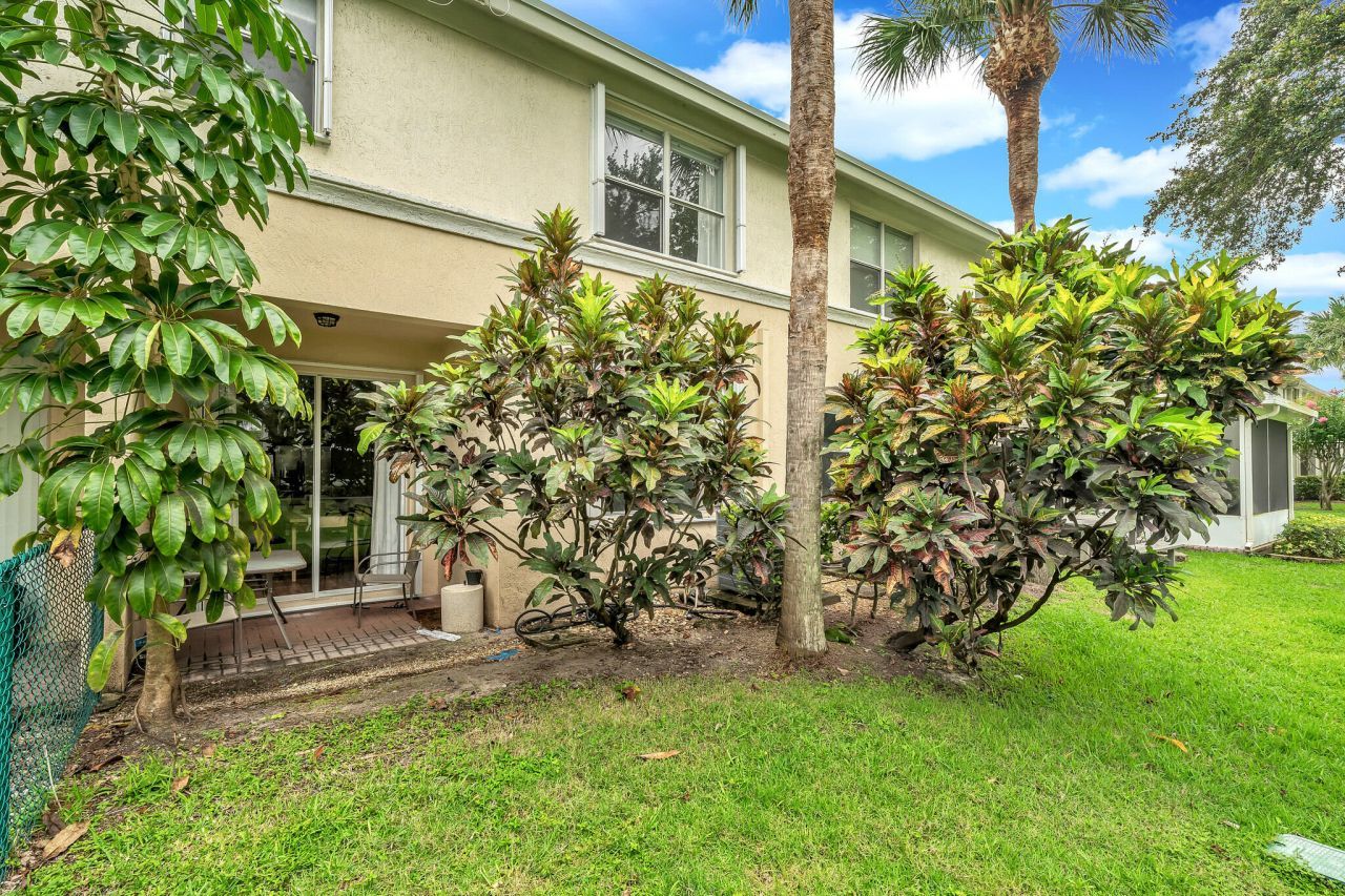 6086 Seminole Gardens Circle, Riviera Beach, FL 33418 Photo